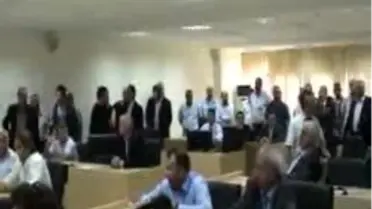 Minibüsçüler Başkana Yumurta Fırlattı