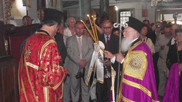 Ölen Papazın Yerine Oğlu Geçti