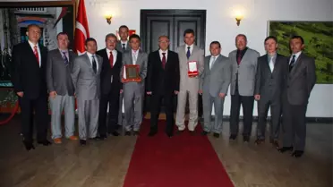 Türkiye 3'üncüsü Ekip, Vali Özçimen'i Ziyaret Etti