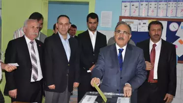 Okudukları Okulda Oy Kullandılar