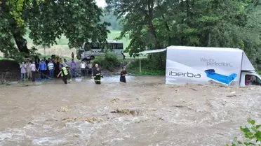 İnegöl'de Derede Can Pazarı