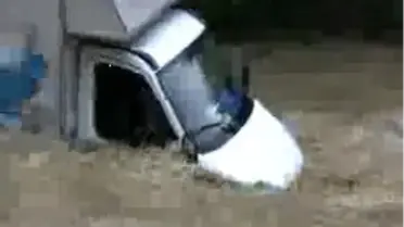 Sel Suları Aileyi Yutuyordu