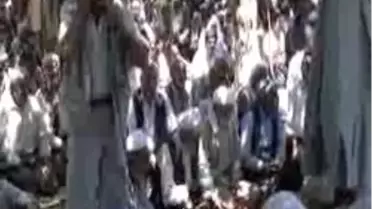 Karton Şapkayla Sivil Cuma Namazı