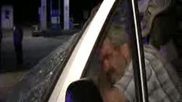 Kamyonet Benzinliğe Daldı: 2 Yaralı