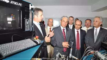 Delphi, İzmir'de Teknik Servis Okulu Açtı