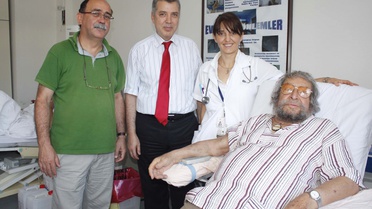 Fikret Otyam Diyaliz Tedavisi Gördü