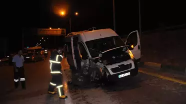 Otel Servisi ile Otomobil Çarpıştı