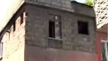 Nişanlı Kıza Biber Gazı Sıkıp, Çeyizini Çaldılar