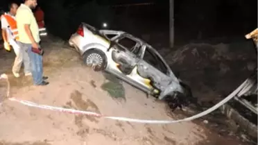 Trafoya Çarpan Otomobil Yandı