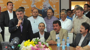 İçişleri Bakanı Şahin, Köylülerle Kahvaltı Yaptı (2)