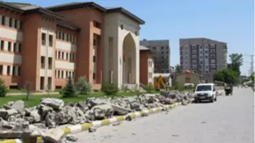 Yürüyüş Yolunda Yıkım ve Yapım Çalışması Devam Ediyor