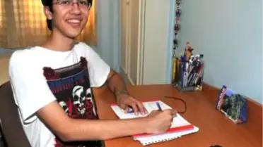 Liseli Genç Yapay 'Olesi' Dili Oluşturdu