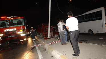 Yeniden - Sultangazi'de Trafik Kazası: 2 Ölü, 1 Yaralı
