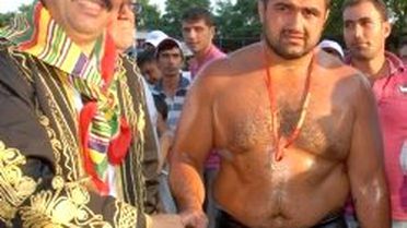 Kurtdere Başpehlivan'ı Yeşilyeşil Oldu
