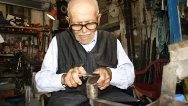 Tamirci Hamarat Dede