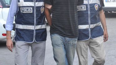 Güvenlik Kamerasına Takıldı, Polis Yakaladı