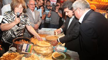 Dernekler Coşturdu