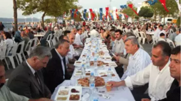 Karamürsel'de Sahilde İftar Keyfi