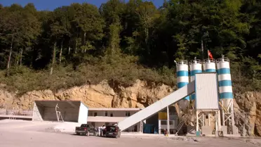 Yol İçin Patlatılan Dinamit, Taş Ocağı Tesisine Zarar Verdi