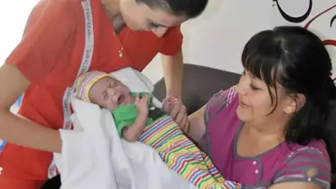 670 Gram Doğan Parmak Bebek Yaşama Tutundu