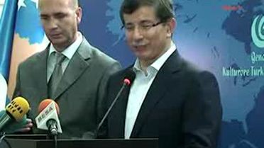 2davutoğlu, Kosovalı Türklerle Bir Araya Geldi