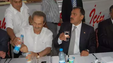 Bakan Eroğlu, İftarını Simav'da Açtı