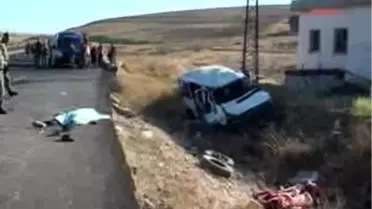 Şanlıurfayenidenankara'dan Diyarbakır'a Giden İnşaat İşçileri Kaza Yaptı: 2 Ölü, 4 Yaralı
