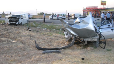 Düğün Yolunda Kaza: 1 Ölü, 4 Yaralı