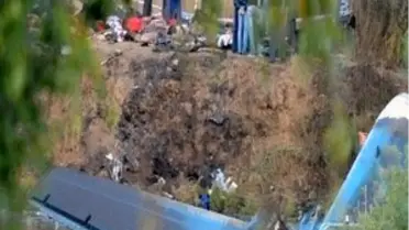 Uçak Kazasında Ölen Sporcular Mumlar ve Çiçeklerle Anılıyor
