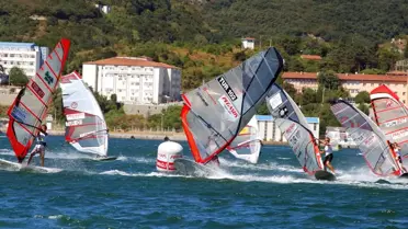 Pegasus Windsurf Şampiyonu Çağla ve Bora