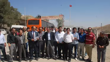 İhracatçılar Esendere Kapısında Basın Açıklaması Yaptı