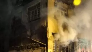 Fatih'de Metruk Binada Yangın