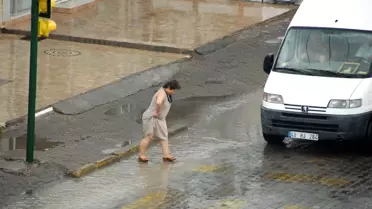 Yarım Saat Süren Yağmur Marmaris'i Etkiledi