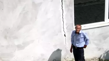 Otoyol Yarıldı İçine Girdiler