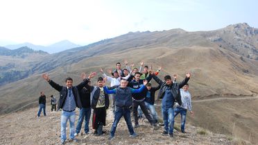 Göç Yolundaki Kuşları Gözlemek İçin Dağlara Tırmandılar