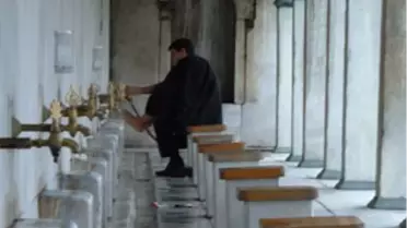 Abdest Alırken Soyuldu