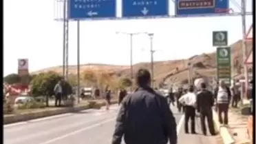 Yolcu Otobüsü Akaryakıt Istasyonuna Girdi; 27 Yaralı