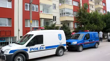 Astsubay Babasının Silahıyla Oynarken Annesini Vurdu