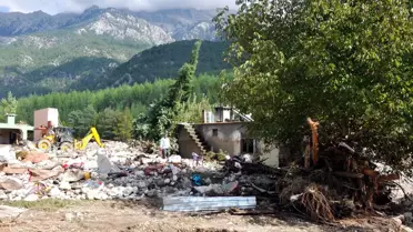 Sel Felaketinin Yaraları Sarılıyor