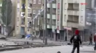 Hakkari'de PKK'lının Cenazesinde Olaylar Çıktı 3