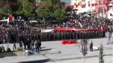 Şehit Üsteğmeni 8 Bin Kişi Uğurladı