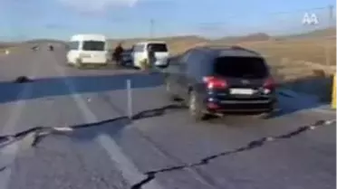 Deprem Yolu Bu Hale Getirdi