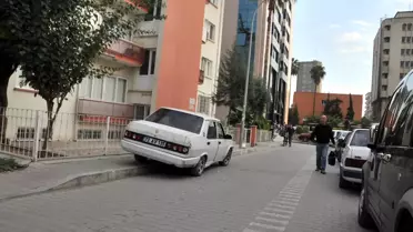 Lojmanlar Önüne Park Edilen Otomobil Bomba Paniğine Neden Oldu