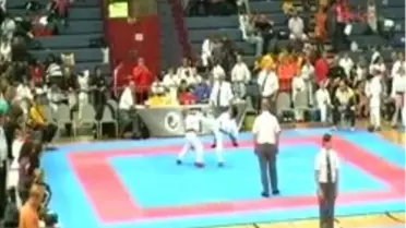13 Yaşındaki Türk Kızı '2011 Sittard Açık Karate Kupası' Turnuvasında Birinci Oldu