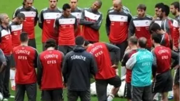 Milliler Kampa Girdi