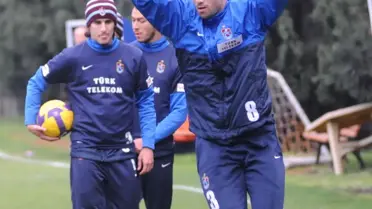 Trabzonspor'da Yüzleri Yine Güldüren Burak'a Yönetimden Kutlama