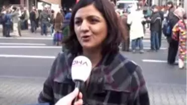 Köln'de Irkçıların Yürüyüşüne Vatandaşlar İzin Vermedi