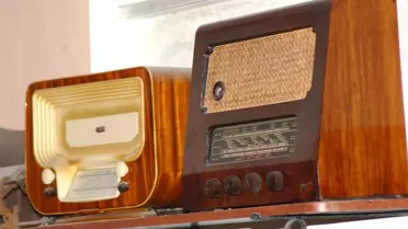 23 Yılda 700 Antika Lambalı Radyo Topladı