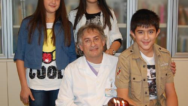 Gençliğe Adım Atan Tüp Üçüzler, 'sağolasın Doktor Amca' Dedi