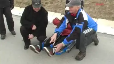 Kızakla Asfaltta Kayarak İtalya'ya Hazırlanıyorlar